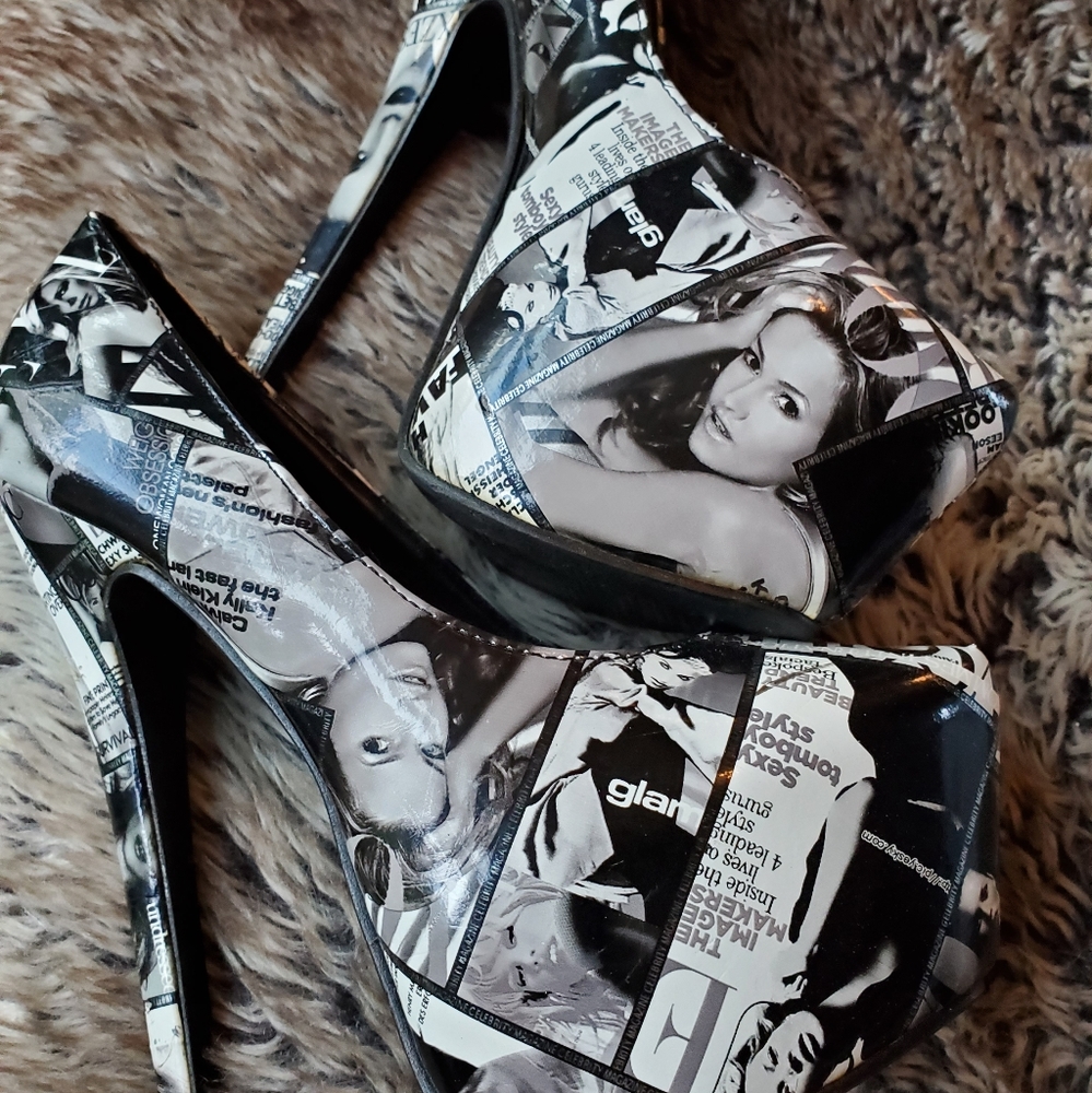 Newspaper Pumps